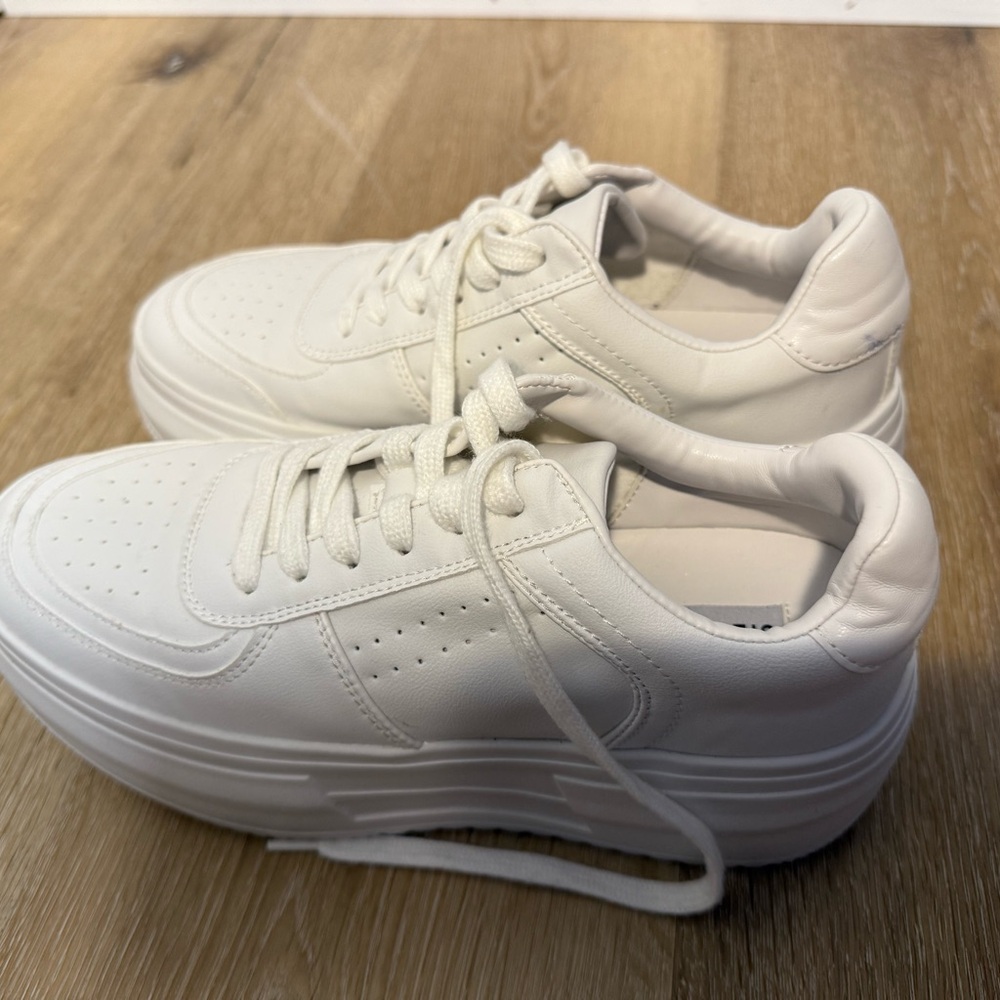 Steve Madden Cruiser White Sneakers